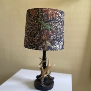 Mossy Oak camouflage lamp for kids room. Like new!
